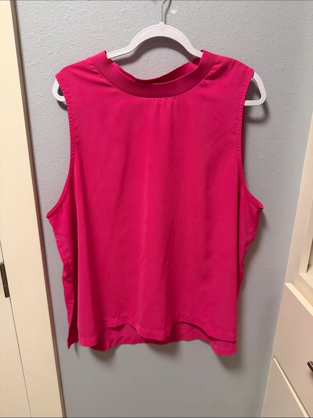 Women's Sleeveless Shell Top - Hot Pink